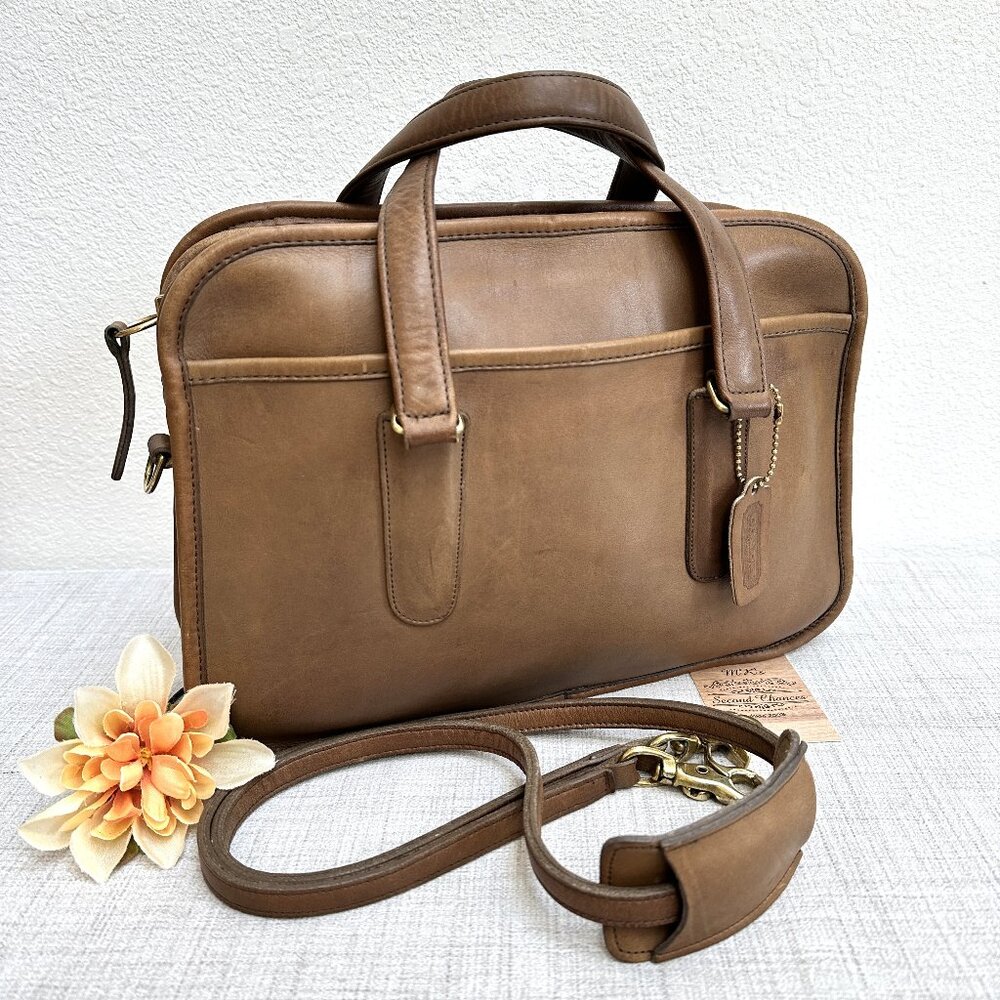 Vintage Coach Skinny Flight Bag 9706, Putty Leather Conv - NYC made 1985 in EVC